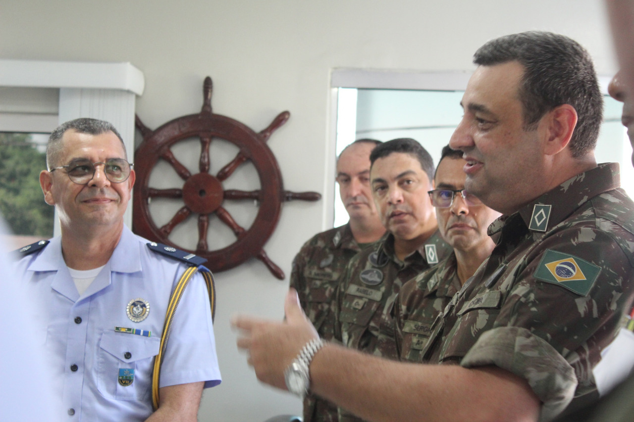 Centro de Embarcações recebe visita dos Suboficiais-Mor, Adjuntos de Comando e Graduados-Master da guarnição de Manaus